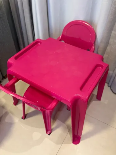 Mesinha infantil com cadeira
