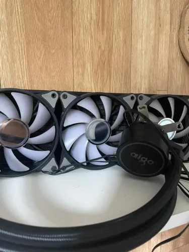 water cooler triple fan aigo + 3 fans aigo