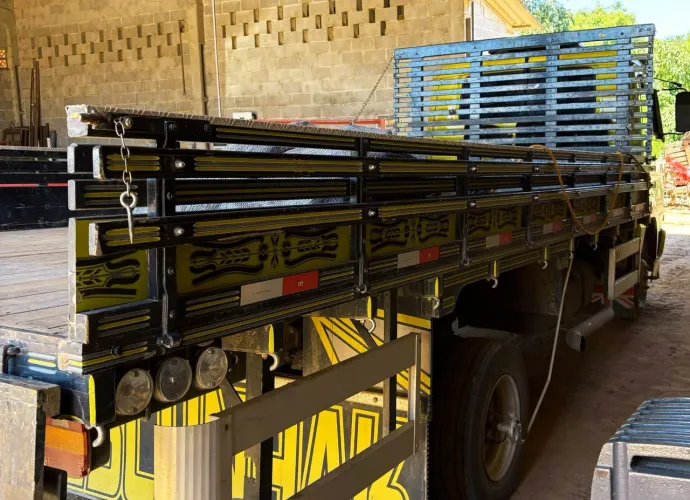 Carroceria semi-nova