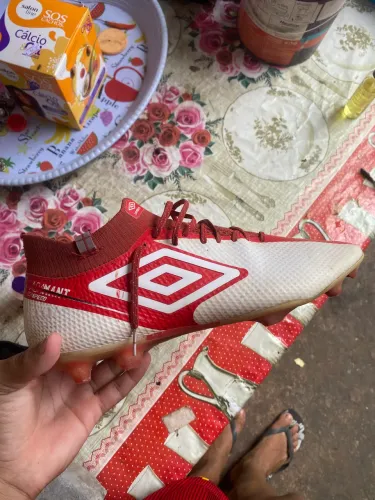 Chuteira Umbro