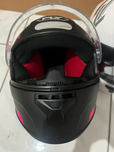 Capacete novo sem uso nenhum