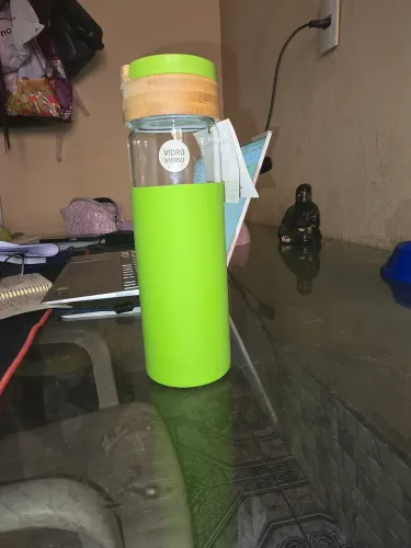 Garrafa de vidro nova