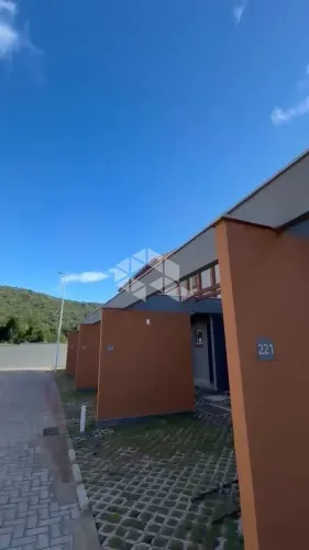 LAS LUNAS NO MORRO DAS PEDRAS - FLORIANOPOLIS/SC