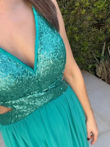 Vestido de festa verde água - Com paetê e fenda 