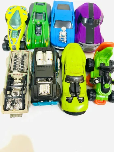 Lote de 8 carrinhos hot wheels escala 1:64 - brinquedo
