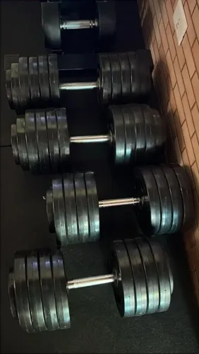 Par de Halteres de 44 kg e 50 kg - Academia / Musculação