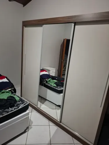 Guarda roupas 