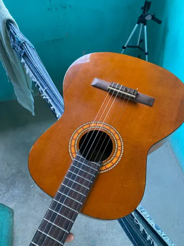 Violão acústico