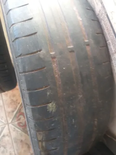 1.pneu de ARO 14 de van.ou KOMBI.100 REAIS bom de borracha