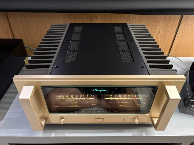 Power Accuphase P-7500