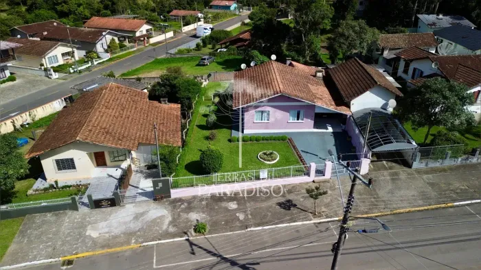 Residência com área total do terreno 494 m² - Centro de Campo Alegre/SC