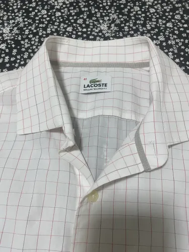 Vendo camisa Lacoste.
