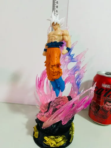 Action figure luminária Goku dragon ball 