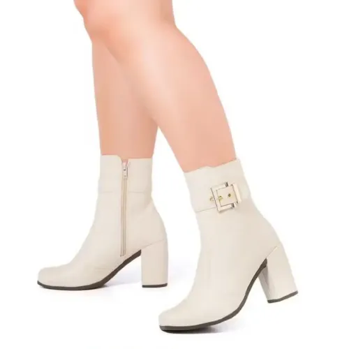 Bota branca nova n 36