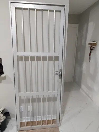 Portão de alumínio