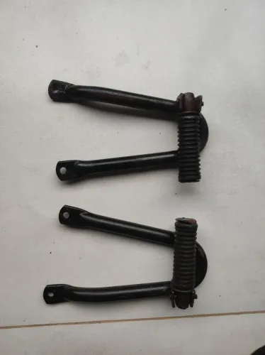 Suportes + Pedaleiras Traseiras Originais Yamaha TDR 180 e DT 180 - Par