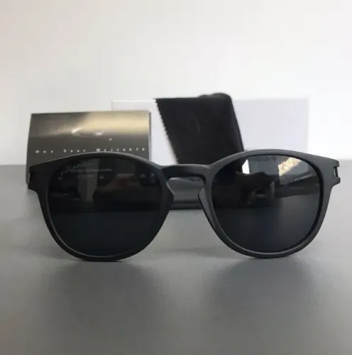 óculos de sol oakley latch round venom