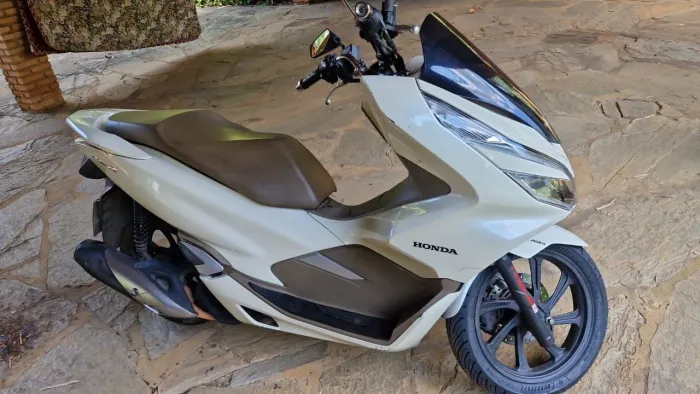 Moto em ótimo estado