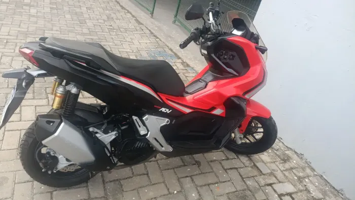 Vendo Honda ADV 150 por 19.000