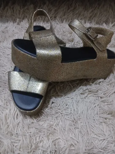 Melissa Mar Platform Dourada 