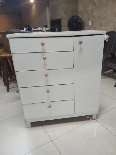 Cômoda 5 gavetas 
