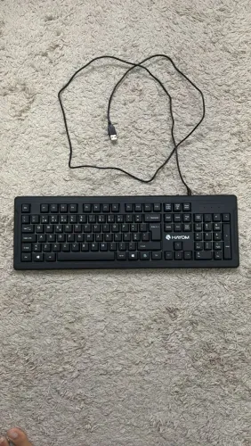 Teclado com fio marca Hayom