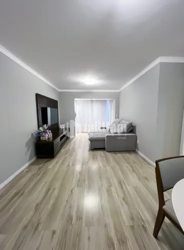 Apartamento semi mobiliado com 3 quartos (sendo 1 suite) no Centro de Brusque!