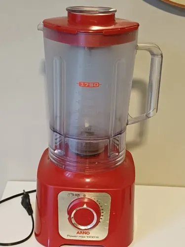 Liquidificador Arno, 3,1 litros, capacidade de 1000w. Atenção: 127 v.