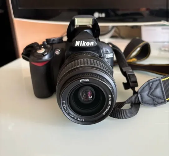 Câmera Nikon D3100, usada em ótimo estado.. A vista tem desconto