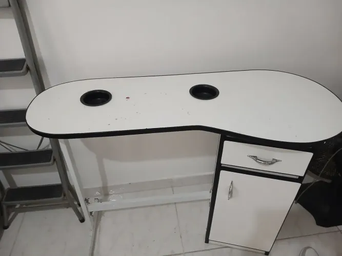 Mesa para Manicure / Nail Designer com Gaveteiro