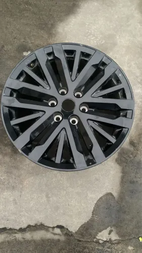 Roda Mitsubishi Pajero Sport 20x8,5 6x139 Preto Brilhante