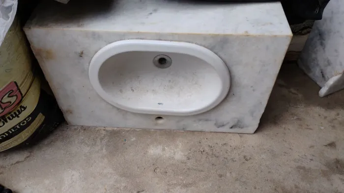 Cuba e vazo sanitário marca Deca 