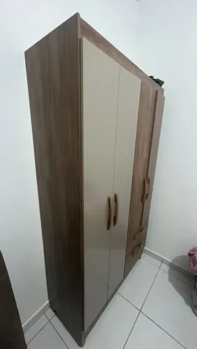 Vende-se Guarda roupa de solteiro
