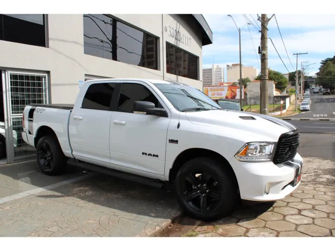 Ram Classic R/T 5.7 CD V8 4X4 Aut. 2022