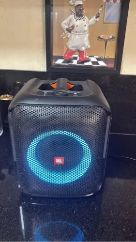 Jbl baty box é encore