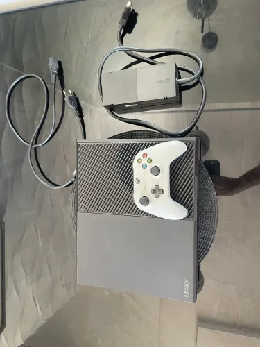 XBOX ONE À VENDA 512GB