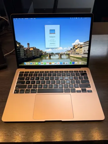 MacBook Air M1 Bateria 90%