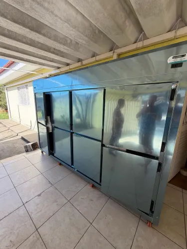Câmera fria 8 portas
