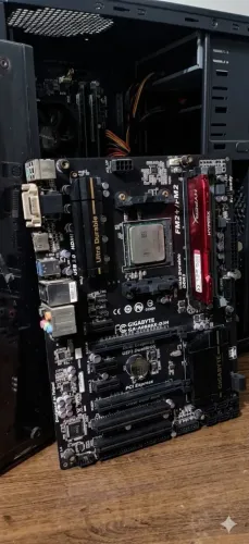 Computador AMD Gigabyte Dual BIOS + 8GB RAM + SSD 120GB <br>