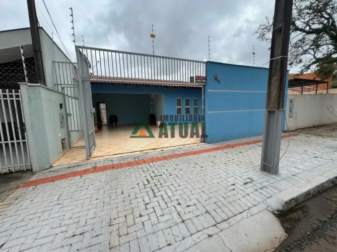 CASA COM 3 QUARTOS SENDO UMA SUÍTE A VENDA NA REGIÃO OESTE DE LONDRINA.