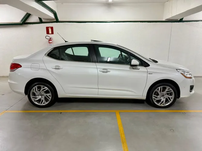 Citroen C4 Lounge Exclusive 1.6 Turbo Flex Aut. 2015
