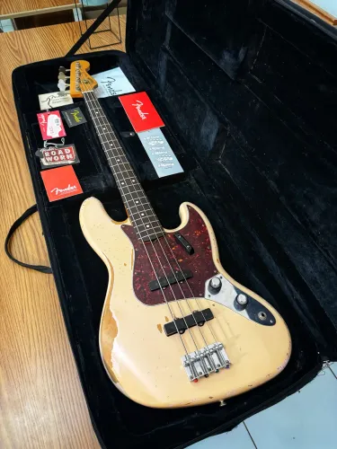 Baixo Fender Jazz Bass Flea Signature