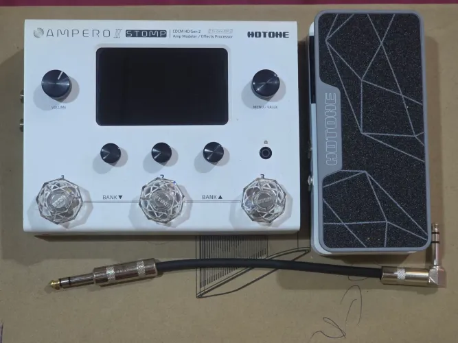 Hotone Ampero II Stomp + Pedal de Expressão Hotone