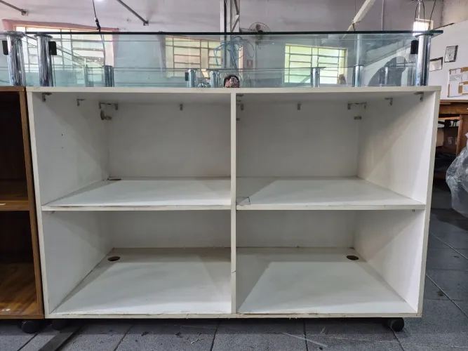 MÓVEIS COMERCIAIS 