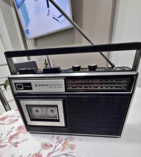 RÁDIO SANYO ANOS 70
