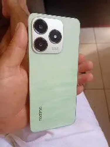 Realme C63