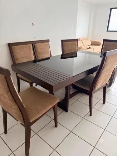 Mesa de Jantar com 6 cadeiras