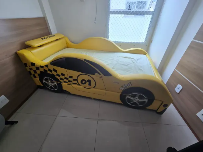 ? Bicama Carro XR4 Estofada com Aerofólio - Excelente Estado