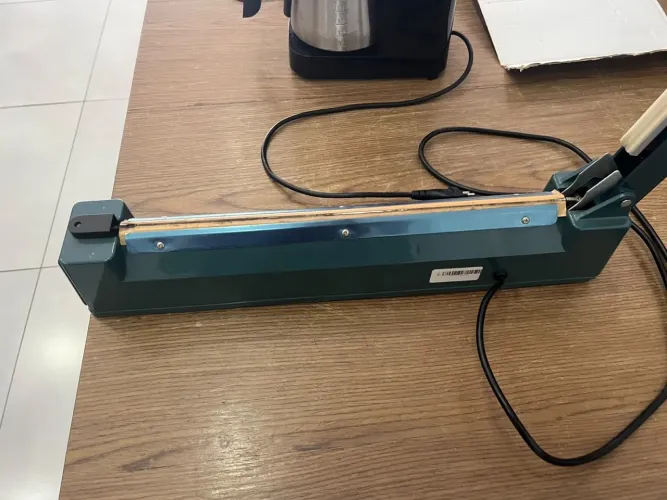 : Seladora Manual Térmica PFS para Embalagens Plásticas