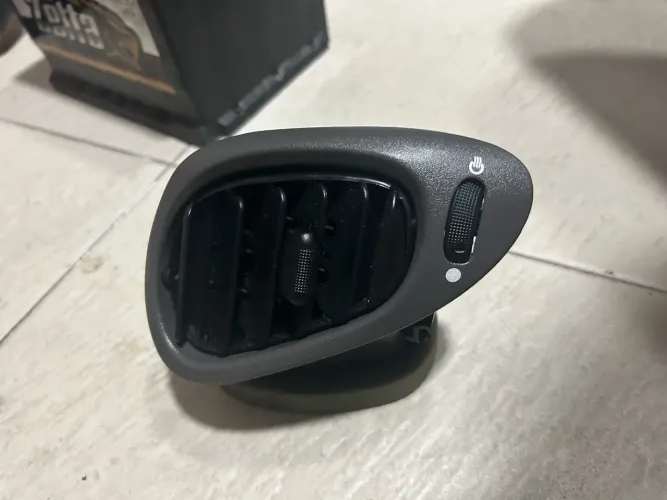 Difusor de ar lado direito fiesta